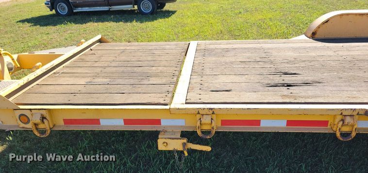 image for item DN3505 2007 Trail King TKT12U-202 tilt deck equipment trailer
