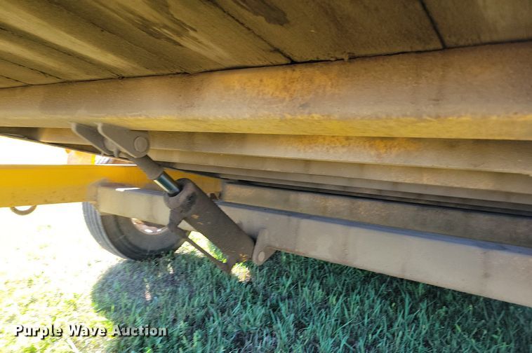 image for item DN3505 2007 Trail King TKT12U-202 tilt deck equipment trailer