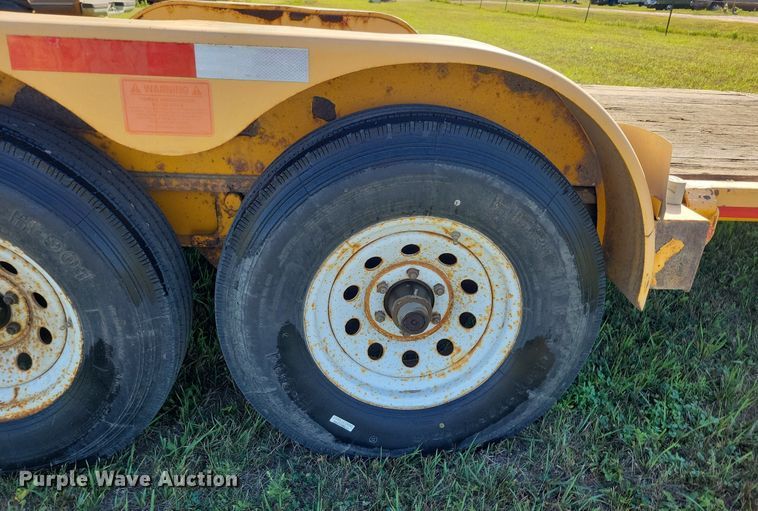 image for item DN3505 2007 Trail King TKT12U-202 tilt deck equipment trailer