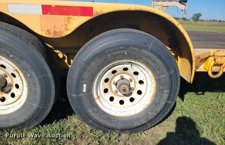 image for item DN3505 2007 Trail King TKT12U-202 tilt deck equipment trailer