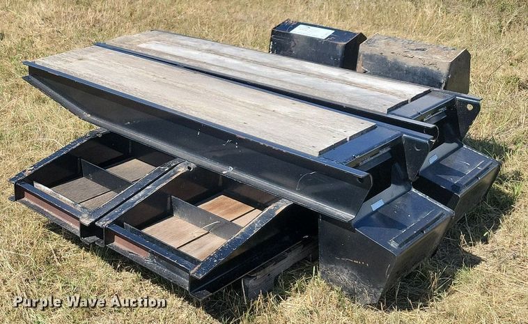 image for item DN3517 (11) Trail King trailer ramps