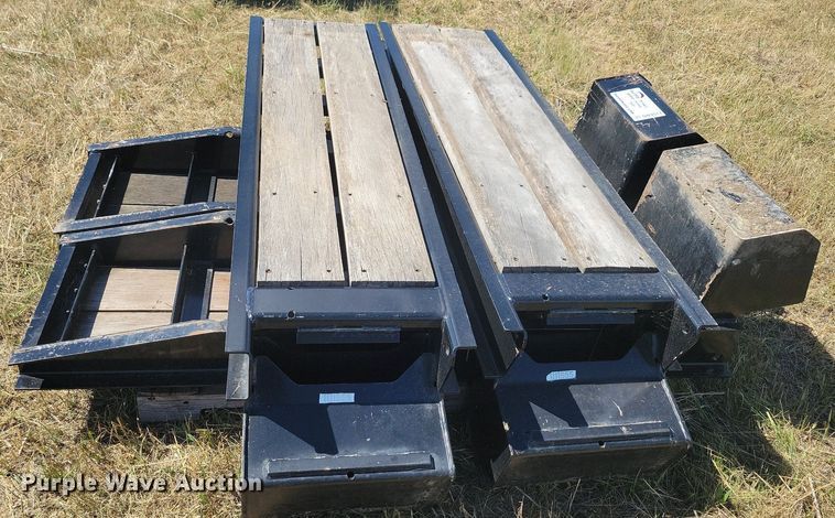 image for item DN3517 (11) Trail King trailer ramps