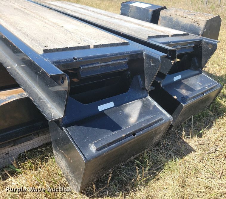 image for item DN3517 (11) Trail King trailer ramps