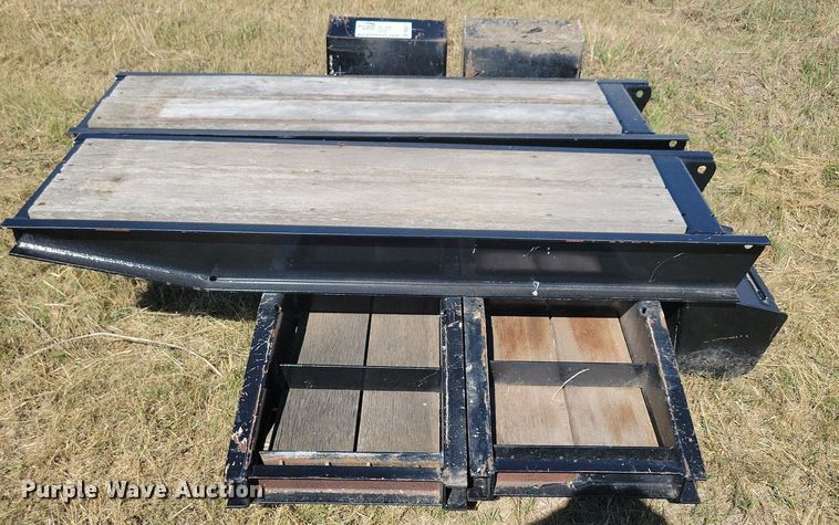 image for item DN3517 (11) Trail King trailer ramps
