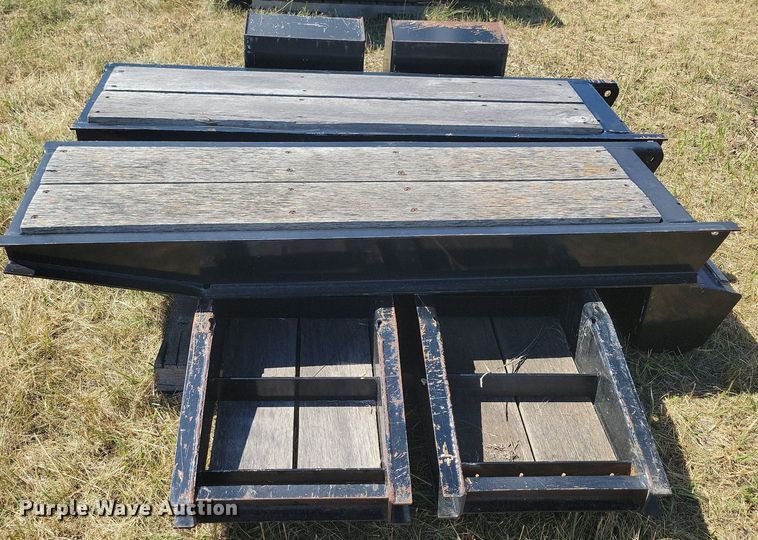 image for item DN3517 (11) Trail King trailer ramps