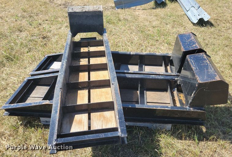 image for item DN3517 (11) Trail King trailer ramps