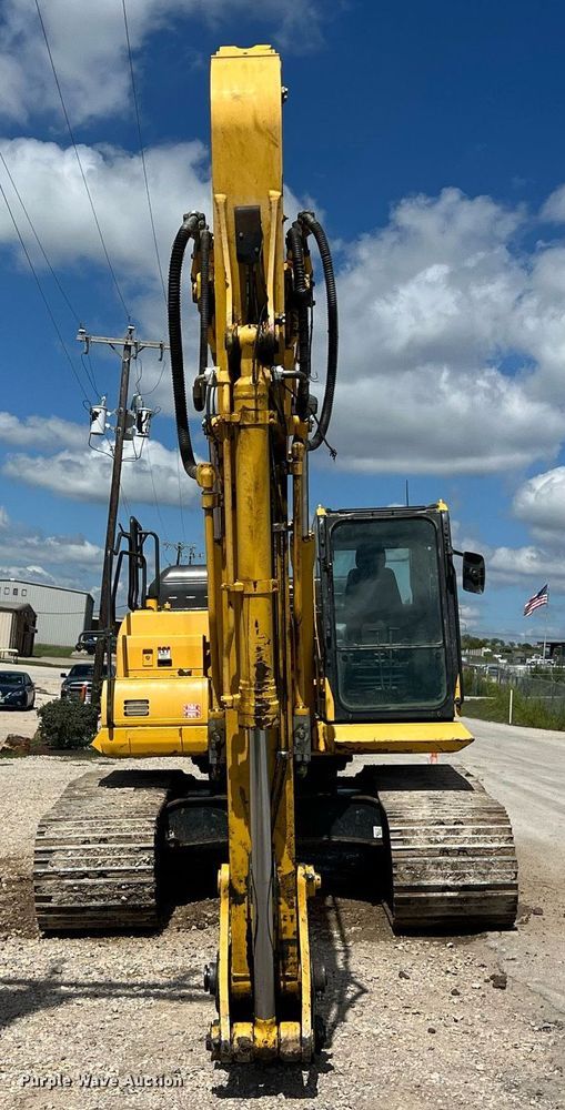 image for item DO2497 2018 Komatsu  PC210LC-11 excavator