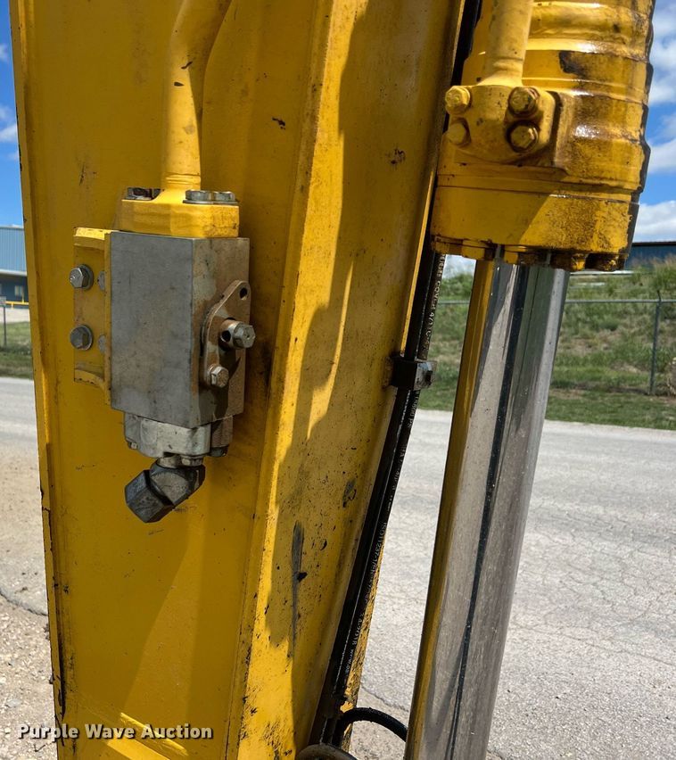 image for item DO2497 2018 Komatsu  PC210LC-11 excavator