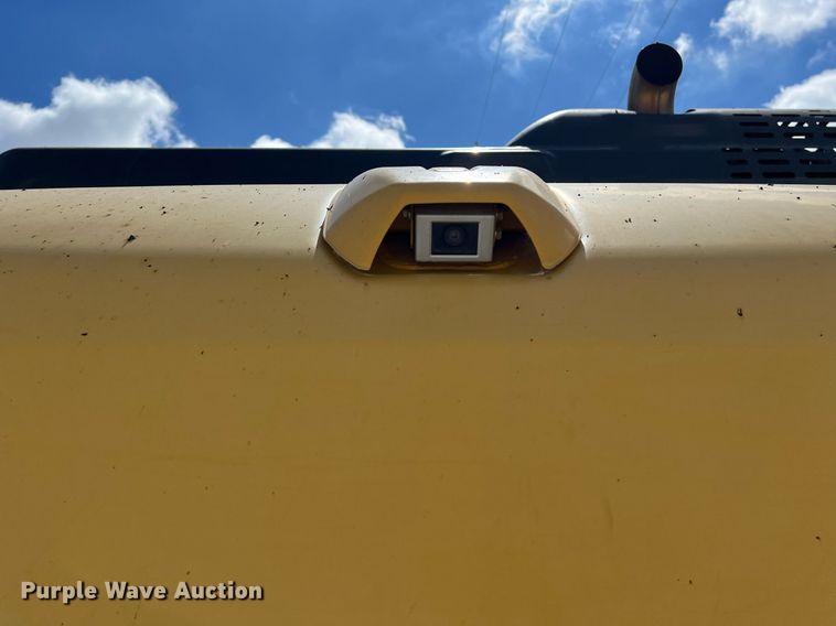 image for item DO2497 2018 Komatsu  PC210LC-11 excavator