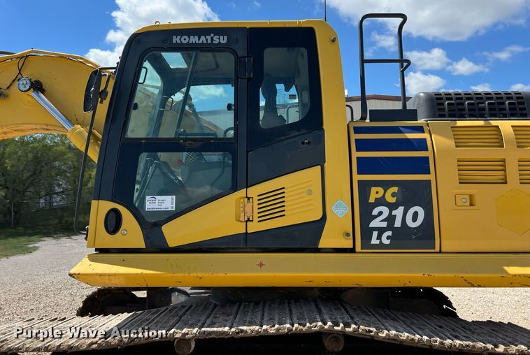 image for item DO2497 2018 Komatsu  PC210LC-11 excavator
