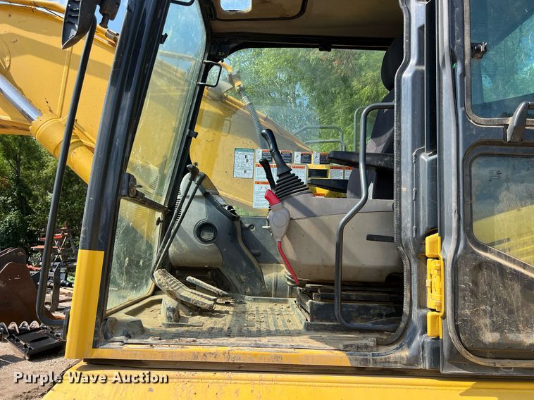 image for item DO2497 2018 Komatsu  PC210LC-11 excavator