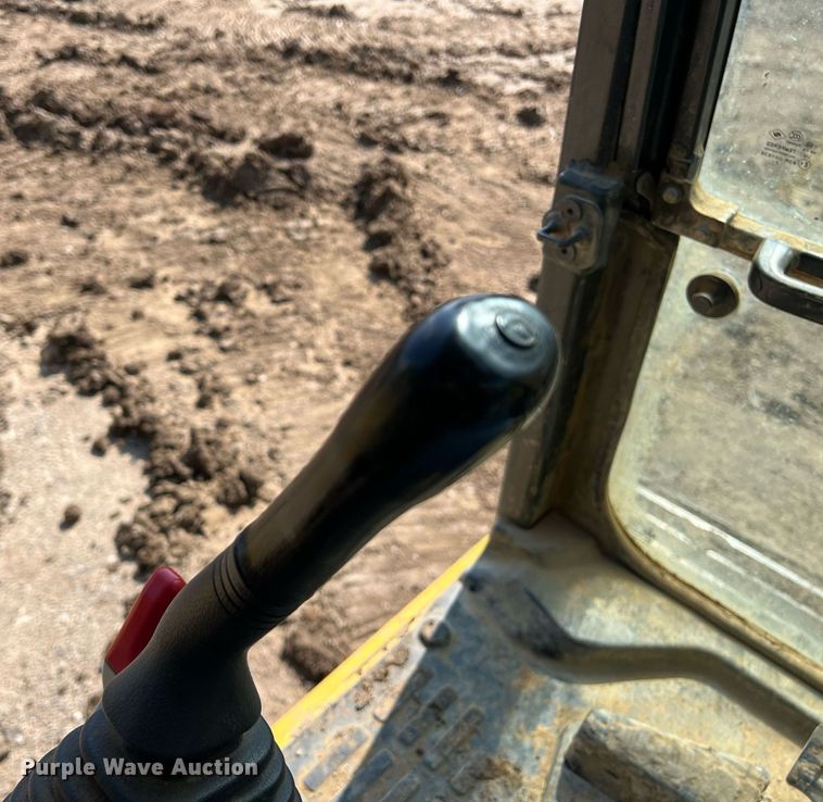 image for item DO2497 2018 Komatsu  PC210LC-11 excavator