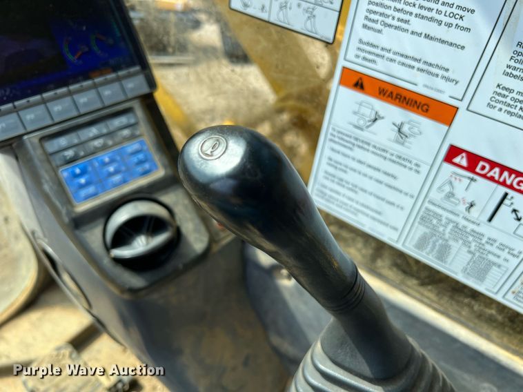 image for item DO2497 2018 Komatsu  PC210LC-11 excavator