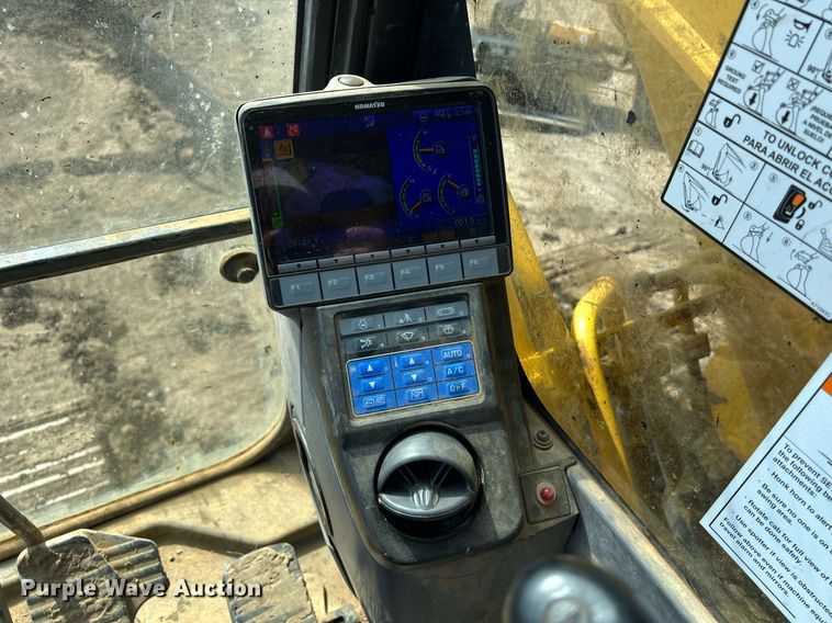 image for item DO2497 2018 Komatsu  PC210LC-11 excavator
