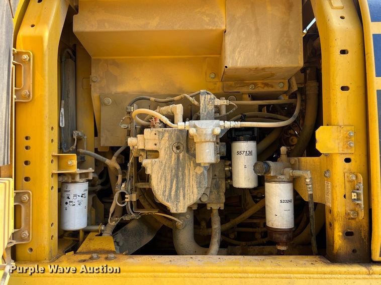 image for item DO2497 2018 Komatsu  PC210LC-11 excavator