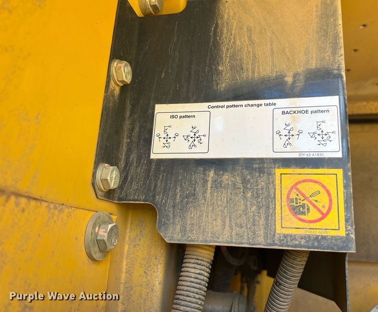 image for item DO2497 2018 Komatsu  PC210LC-11 excavator