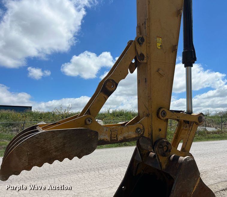 image for item DO2498 2019 Caterpillar 320 excavator