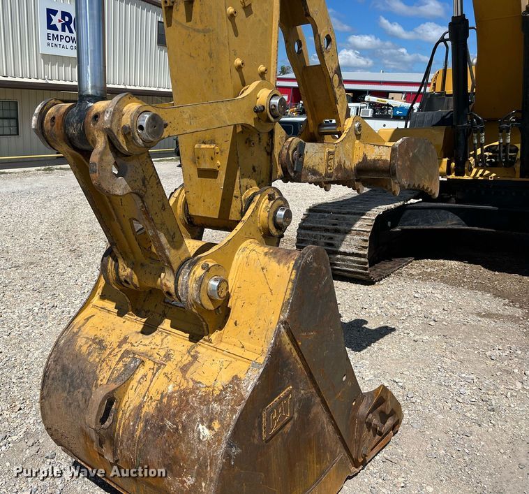 image for item DO2498 2019 Caterpillar 320 excavator