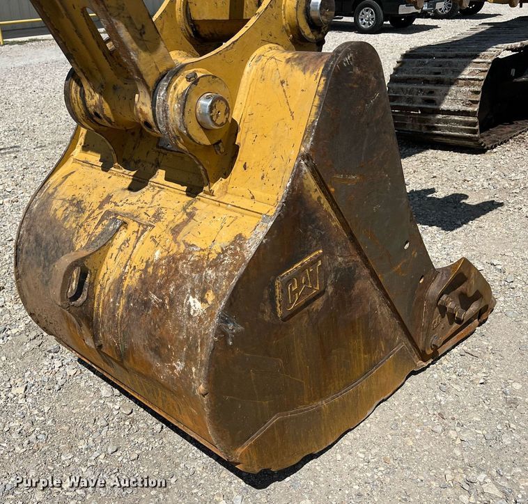 image for item DO2498 2019 Caterpillar 320 excavator