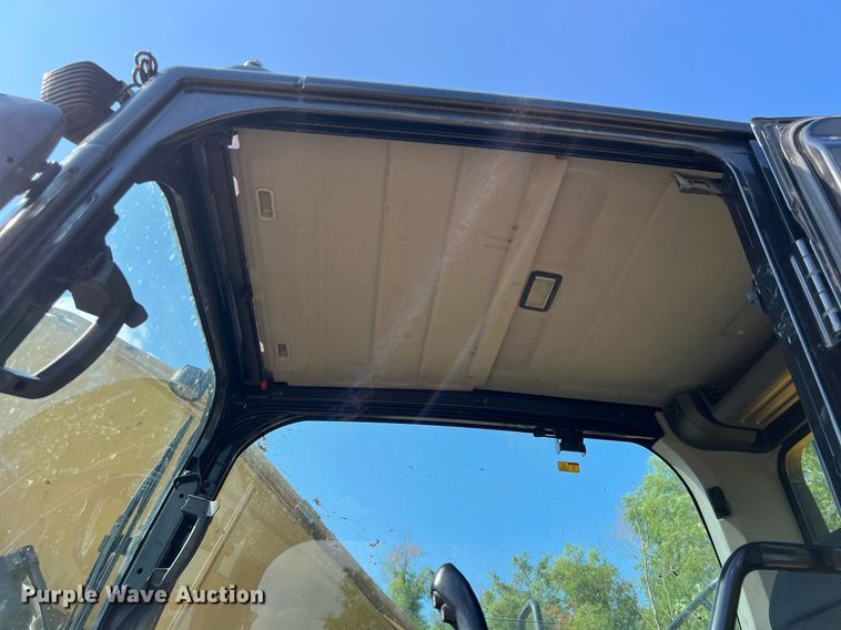 image for item DO2498 2019 Caterpillar 320 excavator