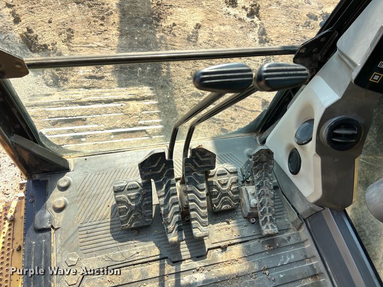 image for item DO2498 2019 Caterpillar 320 excavator