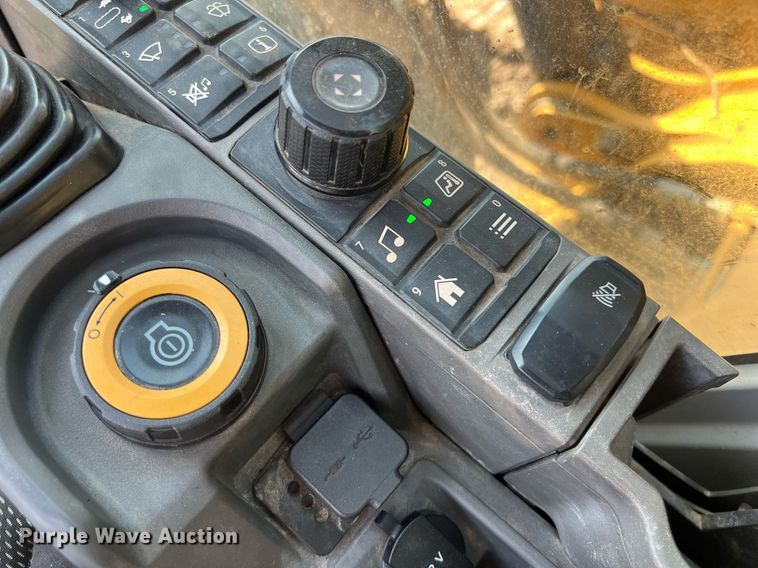 image for item DO2498 2019 Caterpillar 320 excavator