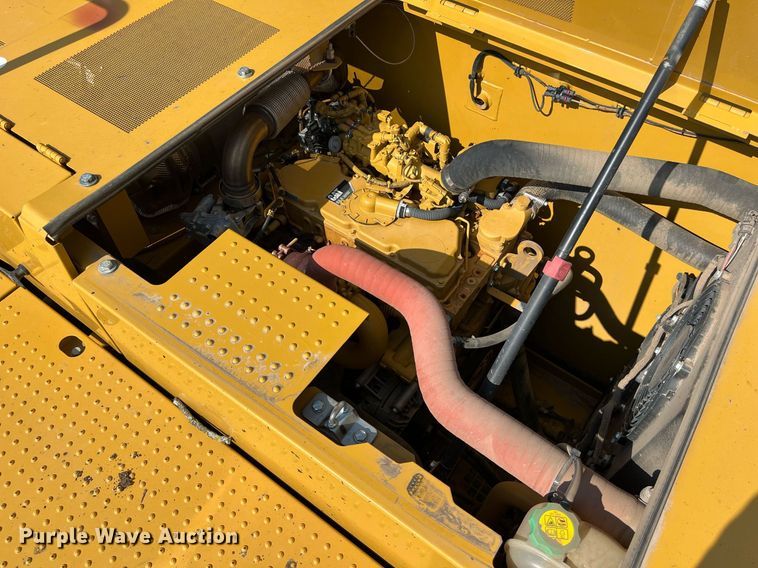 image for item DO2498 2019 Caterpillar 320 excavator