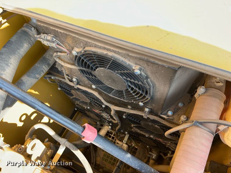 image for item DO2498 2019 Caterpillar 320 excavator