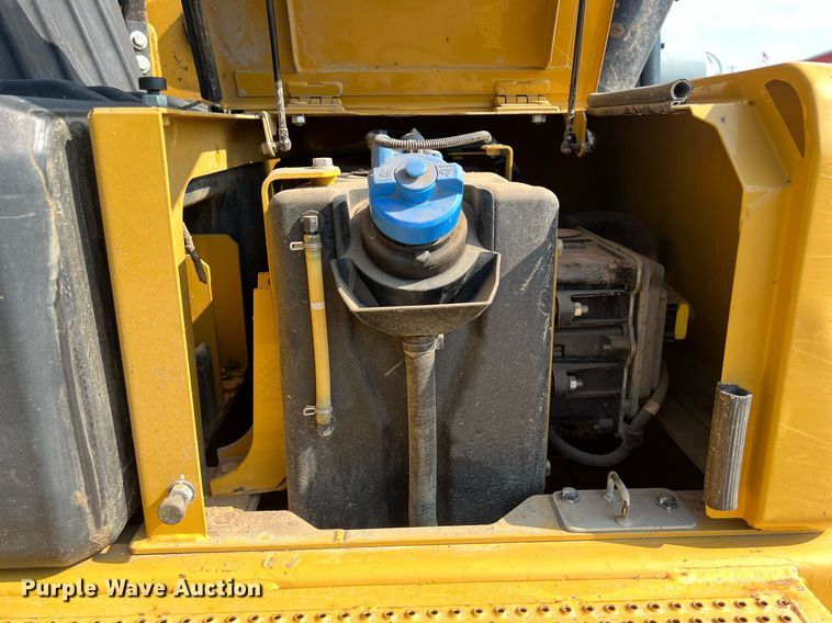 image for item DO2498 2019 Caterpillar 320 excavator