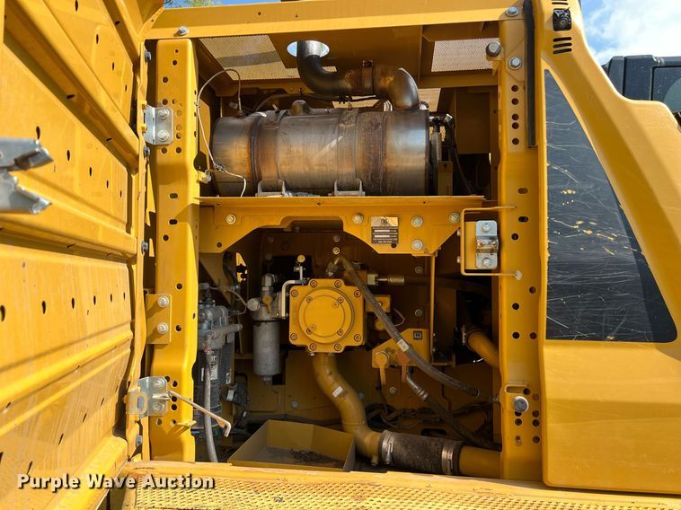 image for item DO2498 2019 Caterpillar 320 excavator