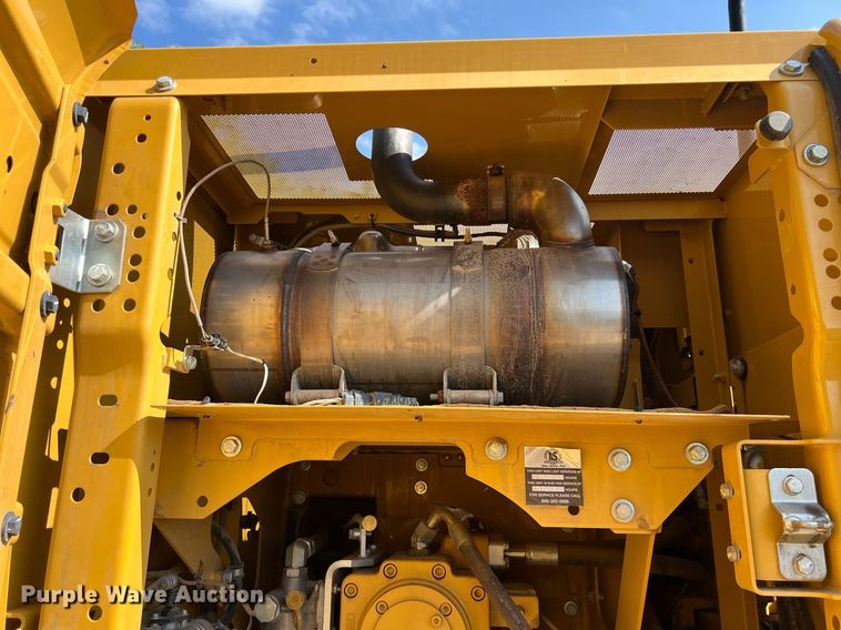 image for item DO2498 2019 Caterpillar 320 excavator