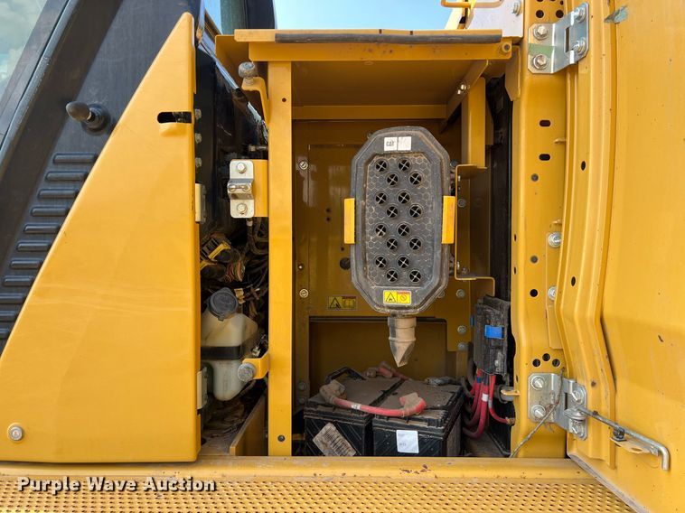 image for item DO2498 2019 Caterpillar 320 excavator