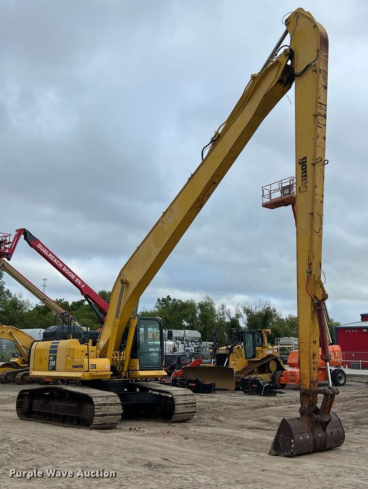 image for item DO2499 2016 Komatsu PC290LC-11 long reach excavator