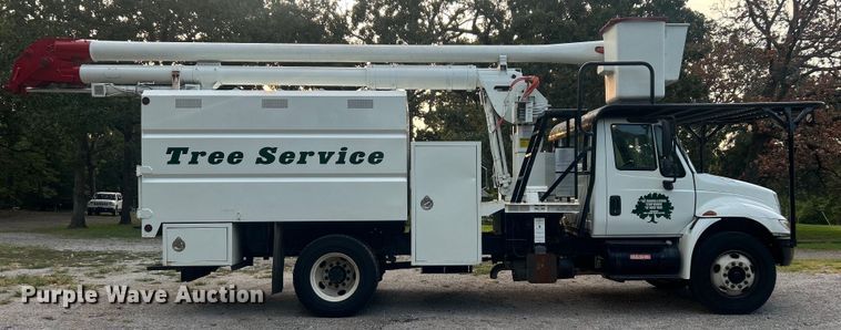 image for item DO6693 2007 International 4300 forestry bucket truck