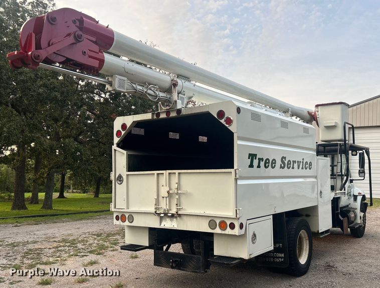 image for item DO6693 2007 International 4300 forestry bucket truck