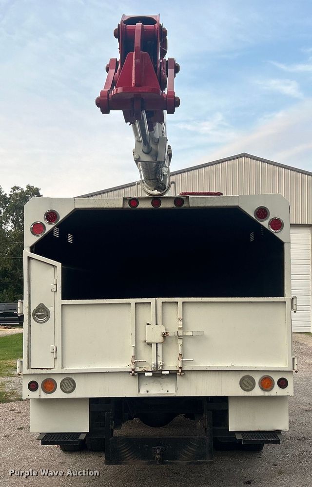 image for item DO6693 2007 International 4300 forestry bucket truck