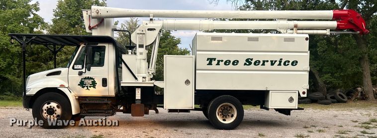 image for item DO6693 2007 International 4300 forestry bucket truck