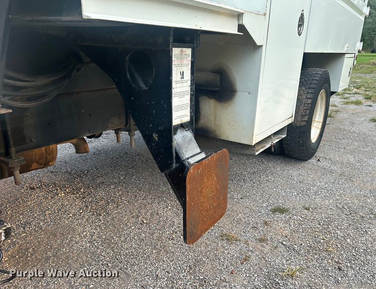 image for item DO6693 2007 International 4300 forestry bucket truck