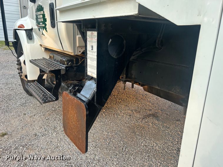 image for item DO6693 2007 International 4300 forestry bucket truck