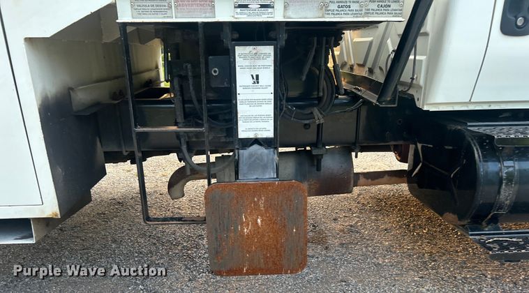 image for item DO6693 2007 International 4300 forestry bucket truck