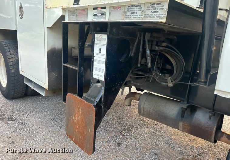 image for item DO6693 2007 International 4300 forestry bucket truck