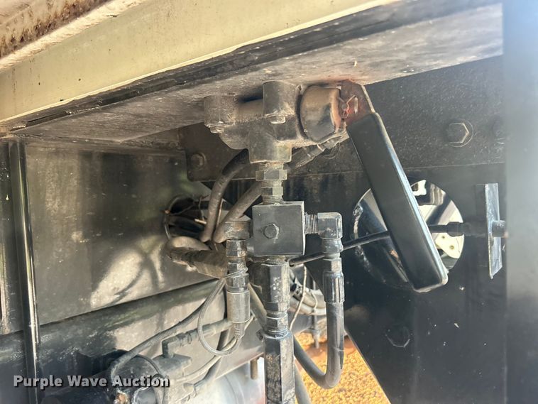 image for item DO6693 2007 International 4300 forestry bucket truck