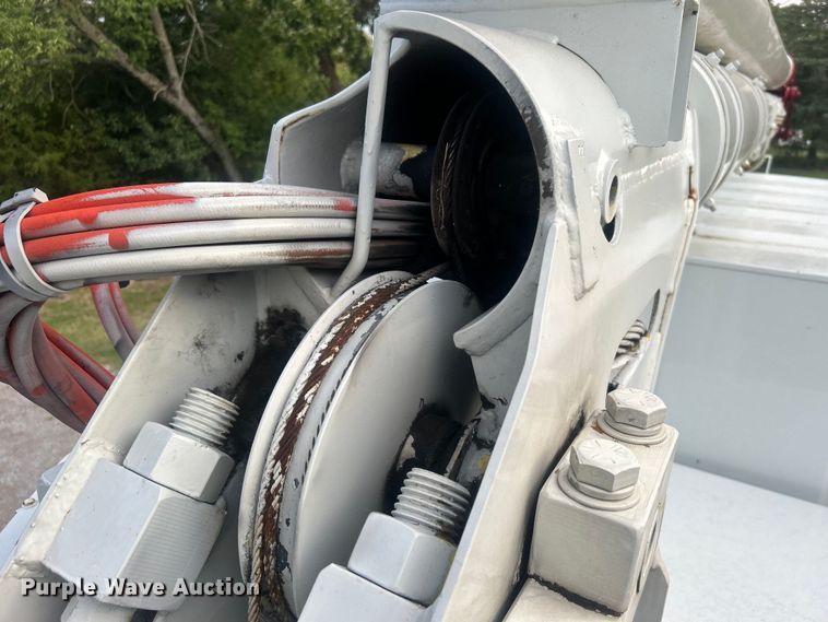 image for item DO6693 2007 International 4300 forestry bucket truck