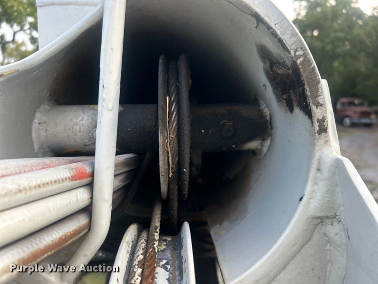 image for item DO6693 2007 International 4300 forestry bucket truck