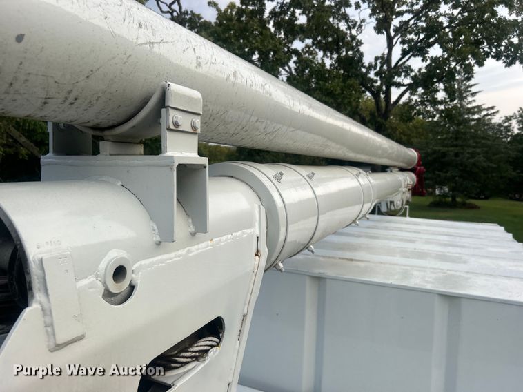 image for item DO6693 2007 International 4300 forestry bucket truck