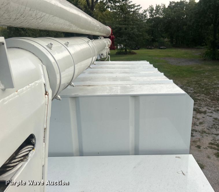 image for item DO6693 2007 International 4300 forestry bucket truck