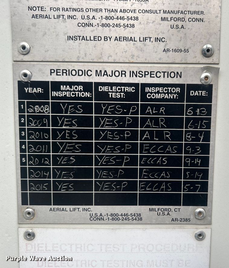 image for item DO6693 2007 International 4300 forestry bucket truck