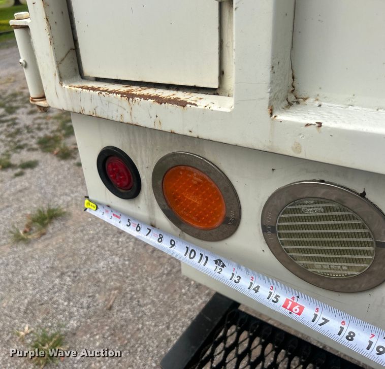 image for item DO6693 2007 International 4300 forestry bucket truck