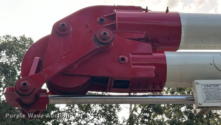 image for item DO6693 2007 International 4300 forestry bucket truck