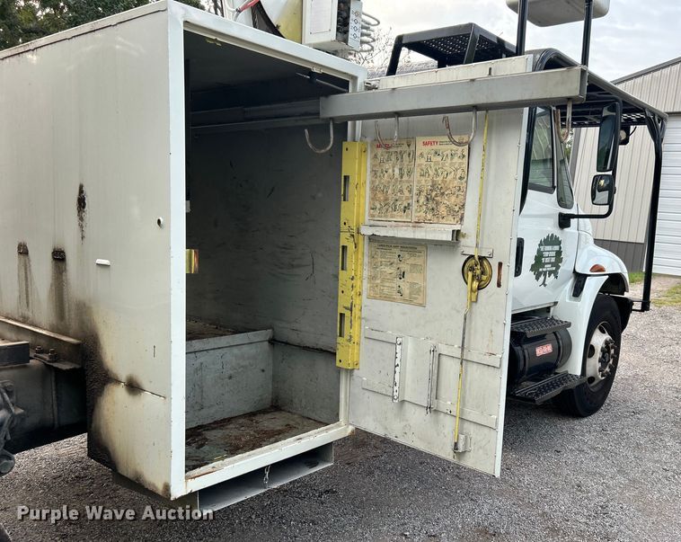 image for item DO6693 2007 International 4300 forestry bucket truck